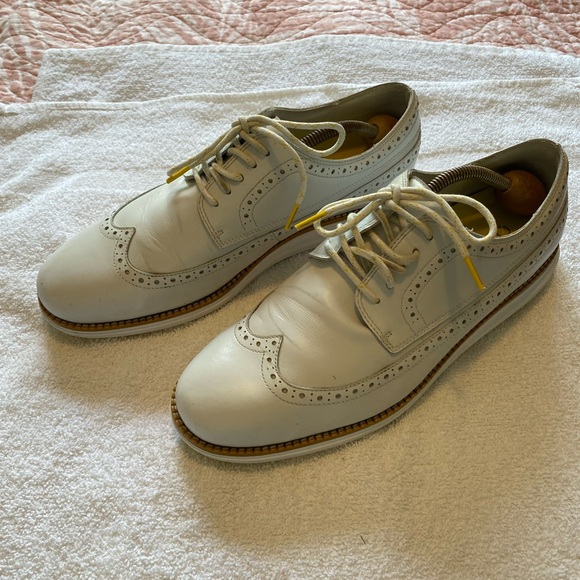 Cole Haan men’s golf shoes, size 10, white wingtip - Picture 2 of 6